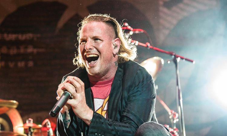 Corey Taylor แห่ง Slipknot เผยเริ่มหัดเล่นกีตาร์ด้วยเพลง Enter Sandman ของ Metallica