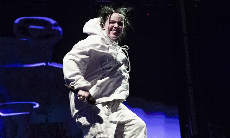 Billie Eilish เตรียมขึ้นโชว์ในเทศกาล Coachella 2022