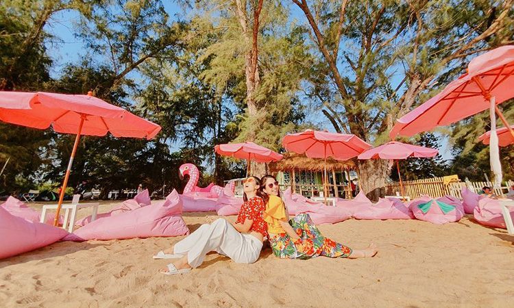 ทุกวันเป็นสีชมพู ที่ Tutu Beach คาเฟ่เปิดใหม่ ริมหาดจอมเทียน