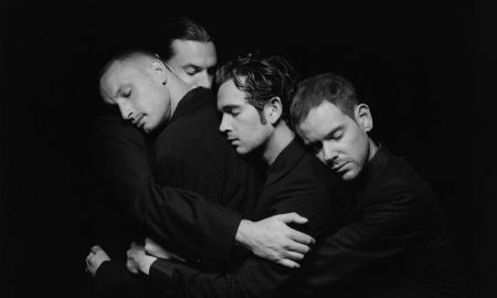 ชม The 1975 โชว์สองเพลงใหม่ในรายการ Later With Jools Holland